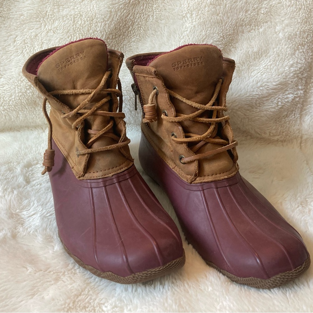 Sperry Size 9 Boots